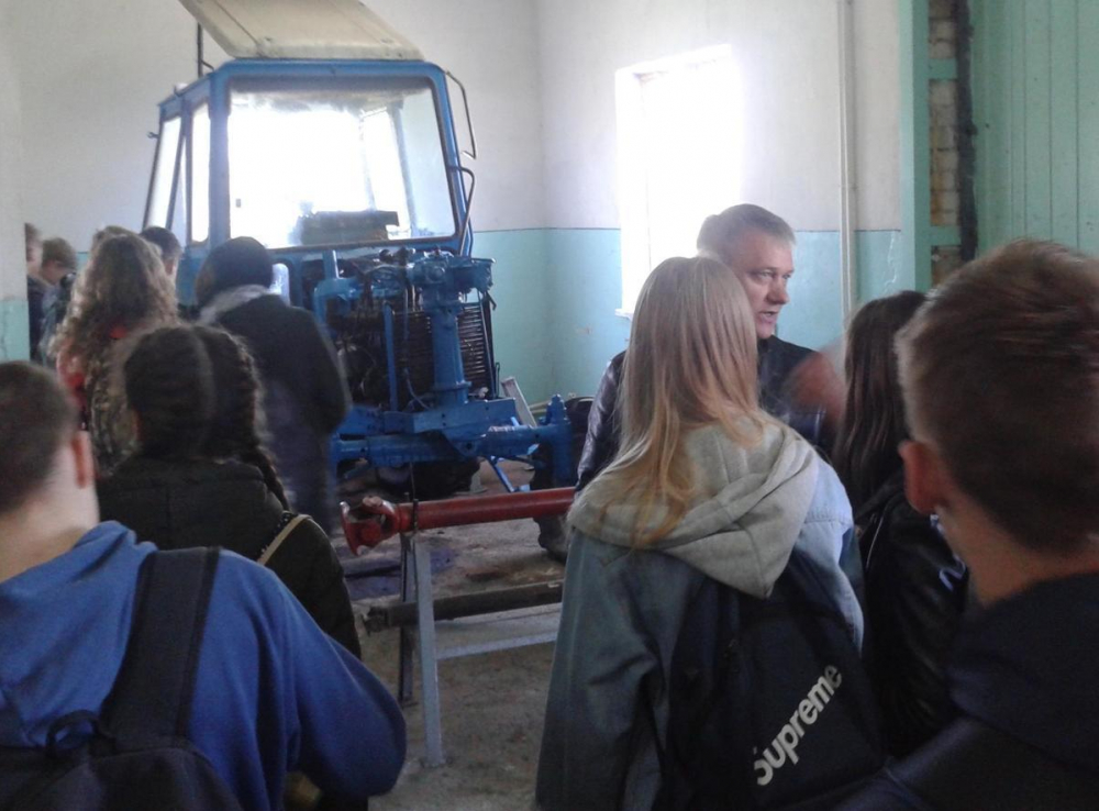 Школьники ехали в Морозовский агропромышленный техникум, а попали в город мастеров