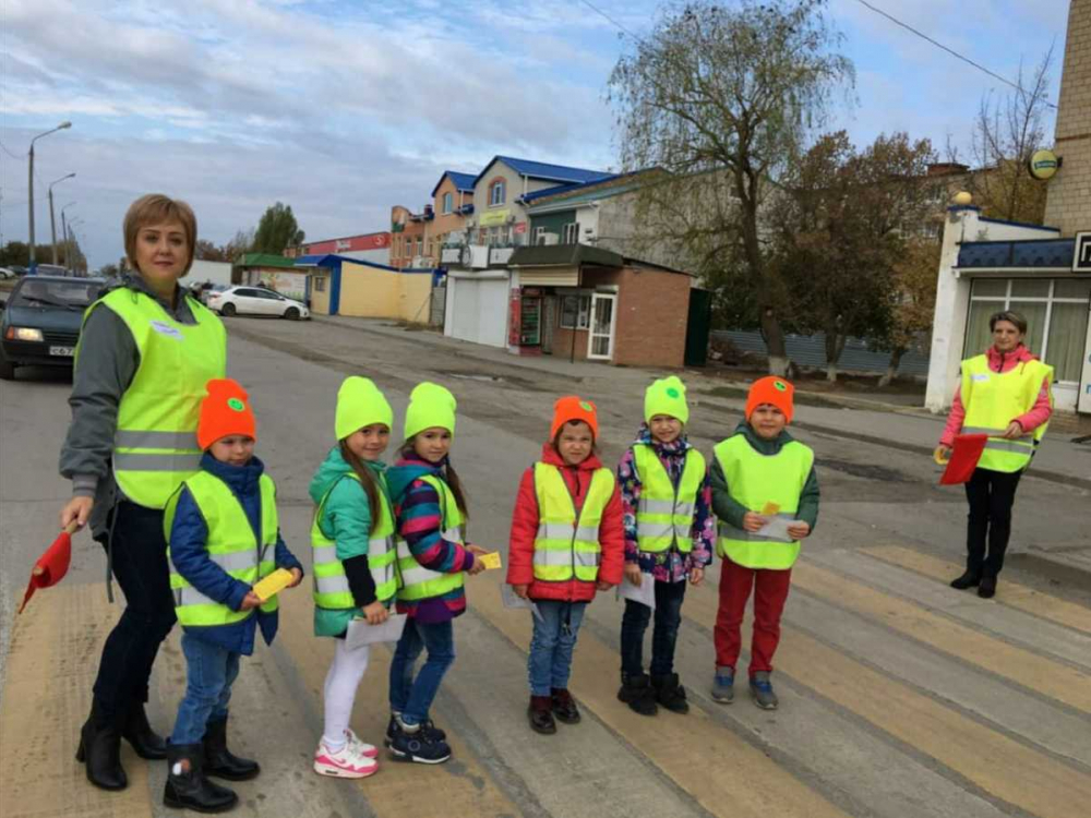 Самое большое влияние на поведение ребенка на улице имеет поведение взрослых, - методист детсада в Морозовске