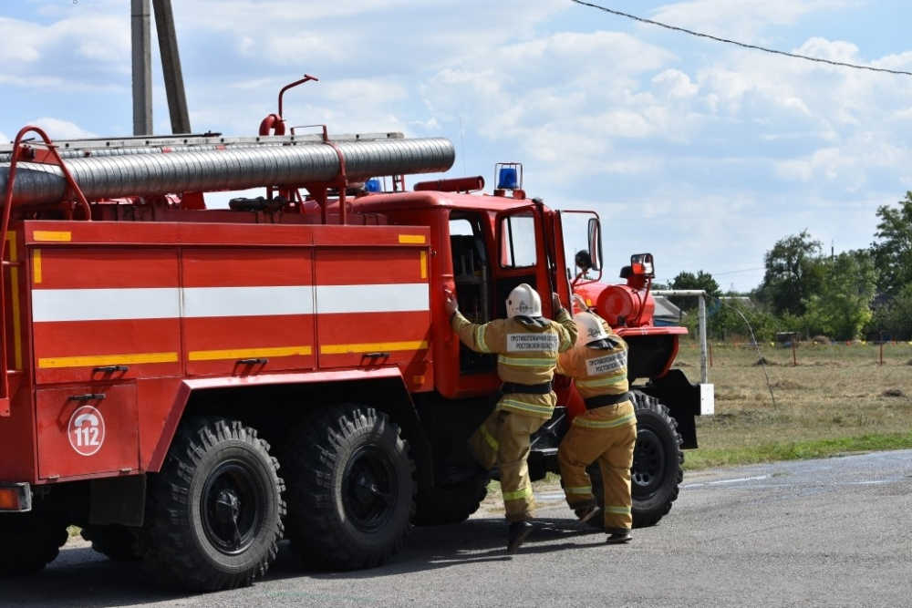 Спасатели призывали жителей Ростовской области соблюдать меры пожарной безопасности