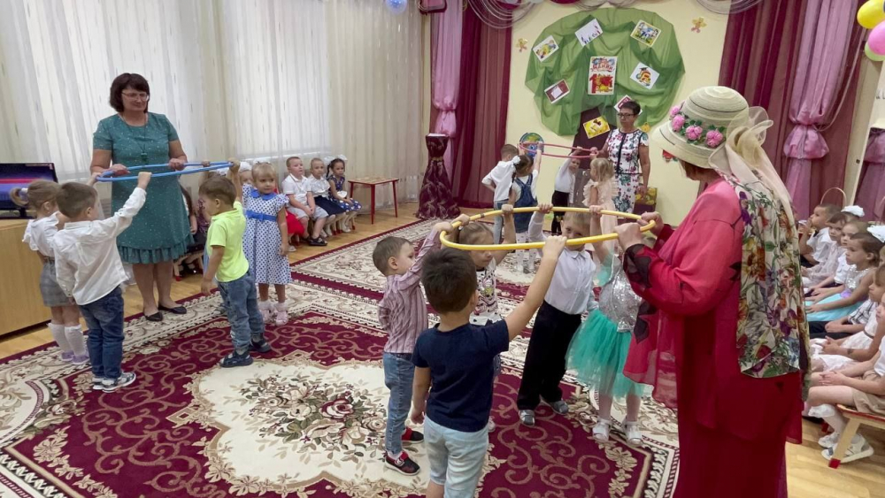 День Знаний в детском саду «Солнышко» в Морозовске отметили веселым праздником