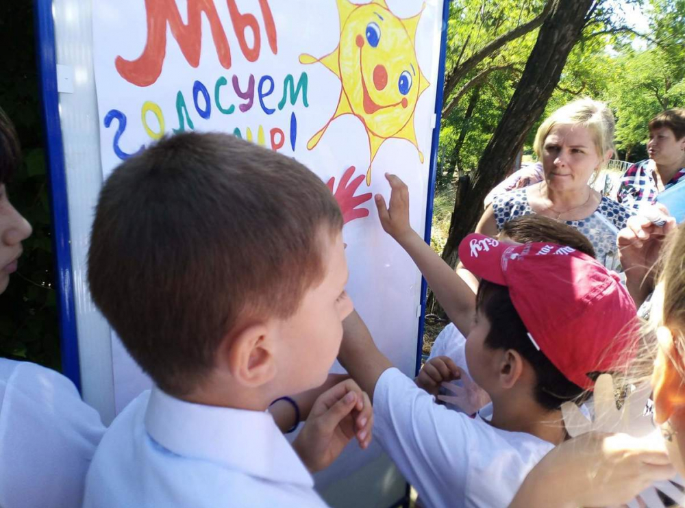 «Мы за мир на всей планете!»: в хуторе Старопетровском прошла акция памяти