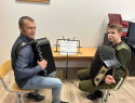 Баянист из Морозовска намерен зажечь интерес к народной музыке
