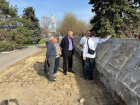 В Морозовске продолжаются реставрационные работы мемориалов на центральной площади