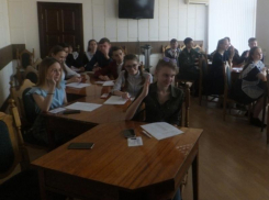 Празднование 74-летия со дня Великой победы обсудили на заседании молодежного парламента в Морозовске