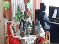 Театрализованным представлением «Случай у реки» затронули проблему экологии в детском саду №1 