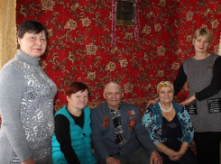 Детей войны и ветеранов Великой Отечественной войны поздравили с юбилеем в хуторе Парамонове
