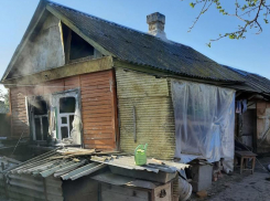 В переулке Загородний в Морозовске загорелась летняя кухня