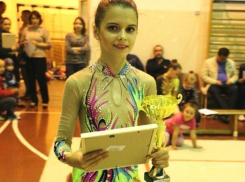 Двести юных спортсменок выступили на областном турнире по гимнастике в Морозовске