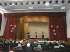 Праздничный концерт «Славим женщину, Чье имя Мать» подготовили в Доме культуры станицы Вольно-Донской