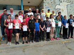 Абсолютными победителями третьего областного сельского легкоатлетического пробега в Морозовске стали Николай Игнатенко и Инна Осадченко