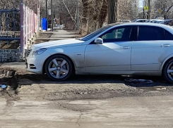 Просьба не парковать свои авто так