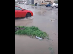 Ливневку на улице Димитрова в Морозовске очистили и обеспечили беспрепятственный отток воды, - районная администрация