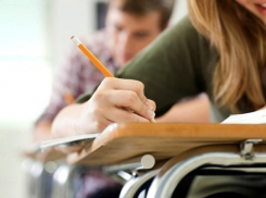 Двое морозовчан отправились сдавать ЕГЭ по русскому языку в Ростов