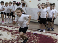 Карлсон и Дед Щукарь пришли на празднование Дня матери в «Сказку»