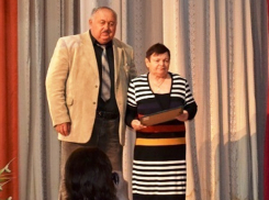 Лучшим медикам Морозовского района вручили грамоты в их профессиональный праздник