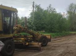 Имеются проблемы закупки запасных частей к автогрейдеру, - сообщила администрация Морозовского городского поселения