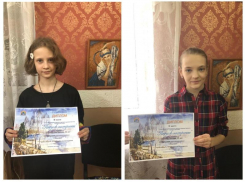Юные художницы из Морозовска приняли участие в региональном конкурсе «Пейзаж-настроение»