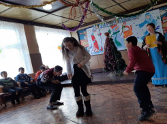 С гаданиями, играми и «нечистой силой» гуляли на Святки ребята в хуторе Старопетровском