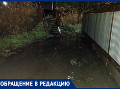 Возможность пройти только в сапогах! – морозовчанин о луже, затруднившей досуп к мосту с улицы Чернышевского