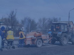 В Морозовске продолжили работы по ремонту автомобильных дорог