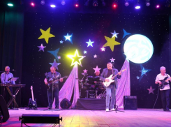 День космонавтики в Морозовске отметили праздничным концертом