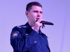 Видеофрагменты патриотичных песен акции «Есть такая профессия - Родину защищать» в Морозовске попали в Сеть