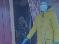 Ковидным больным и людям пожилого возраста в Морозовском районе привозят продукты и лекарства