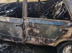 «Шестерка» сгорела в Морозовске возле Ж/Д переезда на объездной дороге