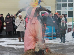 Народными играми, забавами и конкурсами в лучших русских традициях проводили зиму в хуторе Вербочки