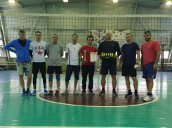 Золото соревнований по волейболу завоевала команда Морозовского городского поселения