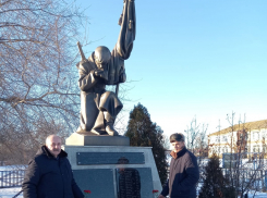 Как погиб летчик сбитого 8 января 1943 года около хутора Алексеева самолета