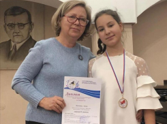 Пианистка из Морозовска Алеся Ласковец стала лауреатом II степени регионального конкурса в Волгодонске