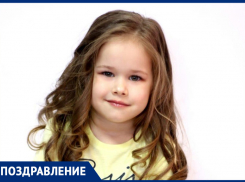 Виктории Фильцовой крестный пожелал расти здоровой и жизнерадостный девочкой