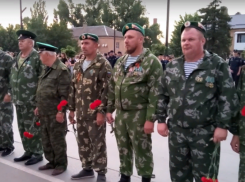 Жители Морозовского района зажгли «Свечи памяти» в День памяти и скорби