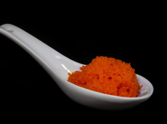 Молодая женщина продала «лечебную» икру пожилой морозовчанке за 17 тысяч рублей