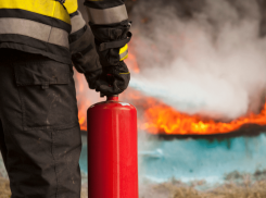 Ущерб на сумму более 300 тысяч рублей нанесли пожары владельцам гаражей в Морозовском районе