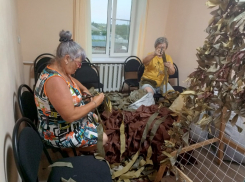 Сети для СВО плетут в хуторе Морозов 