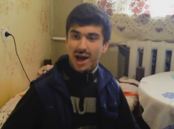 Влогер из Морозовска снял свой первый скетч на основе анекдота о совершеннолетии