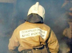 Пенсионерка погибла в ночном пожаре на улице Дзержинского в Морозовске