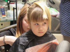 Деток из приюта в Морозовске друзья-парикмахеры постригли с радостью и бесплатно