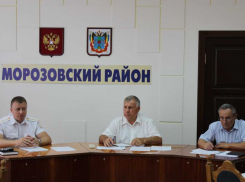 Социальной рекламой и новым пешеходным переходом решили повысить безопасность морозовчан на дорогах