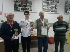 Победителем шахматного турнира в честь юбилея мастера ФИДЕ Александра Воробьева в Морозовске стал ученик школы №3 Никита Медведев