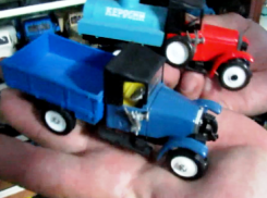 Коллекционер показал на видео модели легендарного грузового автомобиля