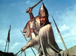 Вблизи нынешнего Морозовска проходил караванный путь князя Игоря