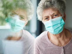 Работающим дончанам старше 65 лет продлили выплаты по больничным