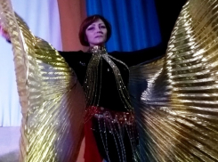 Полный видеоролик восточного танца в Доме офицеров Морозовска попал в Сеть