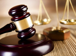 Морозовский районный суд приговорил женщину, укусившую полицейского к шести месяцам лишения свободы условно