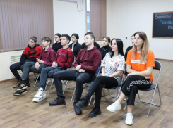 О вреде наркомании и факторах риска поговорили с подростками в морозовском ММЦ