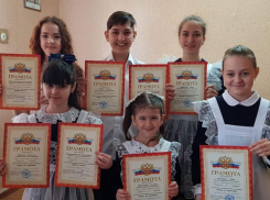 Воспитанники ДШИ Морозовского района приняли участие в зональных конкурсах «Бегом по клавишам"и «Играем вместе»