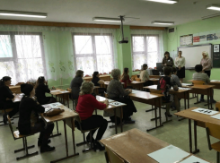 Родители выпускников Морозовска проверили свои знания по истории